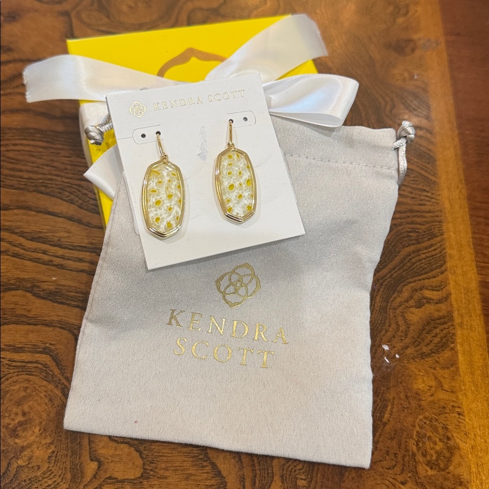 Kendra Scott Elle Drop Earrings